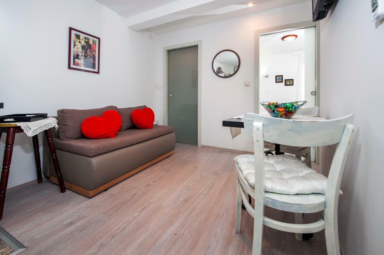 Delfin Apartment *